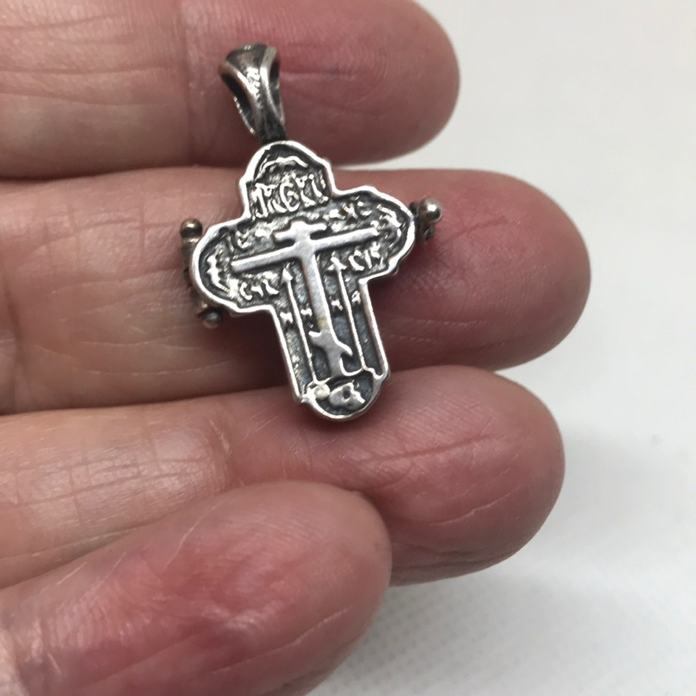 Unusual Estate Sterling Cross that Opens